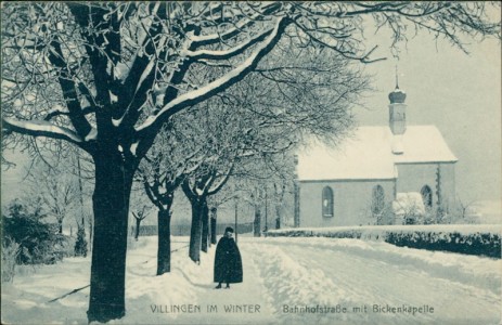Alte Ansichtskarte Villingen im Winter, Bahnhofstraße mit Bickenkapelle