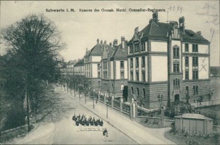 Alte Ansichtskarte Schwerin, Kaserne des Grossh. Meckl. Grenadier-Regiments