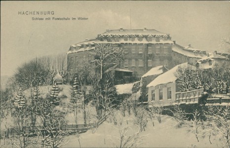 Alte Ansichtskarte Hachenburg, Schloss mit Forstschule im Winter