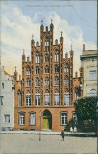 Alte Ansichtskarte Greifswald, Altes Giebelhaus am Markt