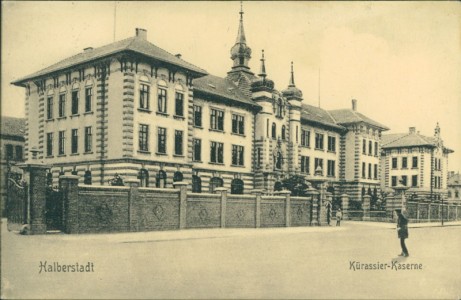 Alte Ansichtskarte Halberstadt, Kürassier-Kaserne