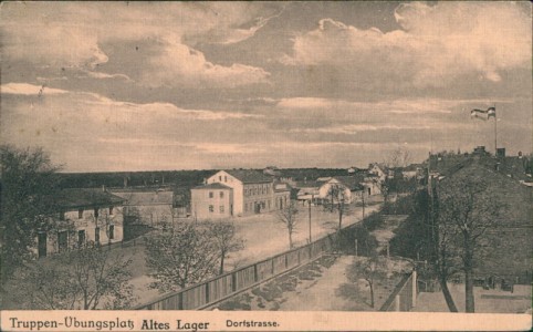 Alte Ansichtskarte Münsingen, Truppenübungsplatz Altes Lager. Dorfstrasse