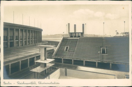 Alte Ansichtskarte Berlin, Reichssportfeld, Schwimmstadion