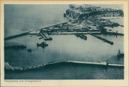Alte Ansichtskarte Helgoland, Total mit Kriegshafen (beschnitten)