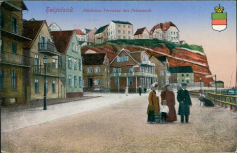 Alte Ansichtskarte Helgoland, Mathiess-Terrasse mit Felseneck, Wappen