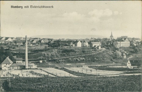 Alte Ansichtskarte Blomberg, Gesamtansicht mit Elektrizitätswerk
