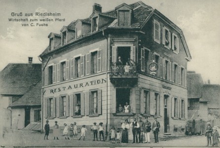 Alte Ansichtskarte Gruß aus Riedisheim, Wirtschaft zum weißen Pferd von C. Fuchs