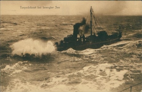 Alte Ansichtskarte Torpedoboot bei bewegter See, 